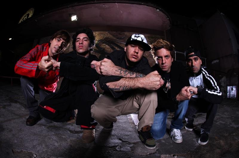 Chor&atilde;o foi fundador da banda Charlie Brown Jr