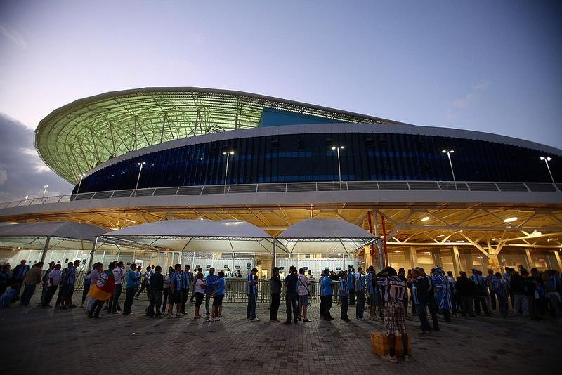 Torcedores depredam Arena em noite de goleada 