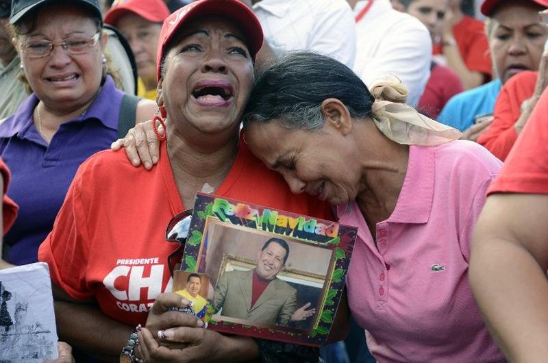 Venezuelanos choram a morte de Hugo Ch&aacute;vez