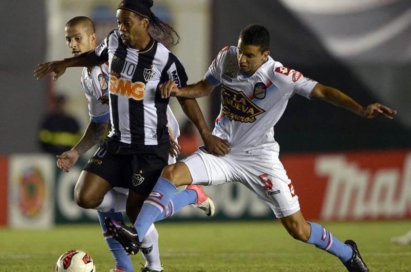 Os bolivianos fizeram um jogo equilibrado no Est&aacute;dio Independ&ecirc;ncia, em Belo Horizonte
