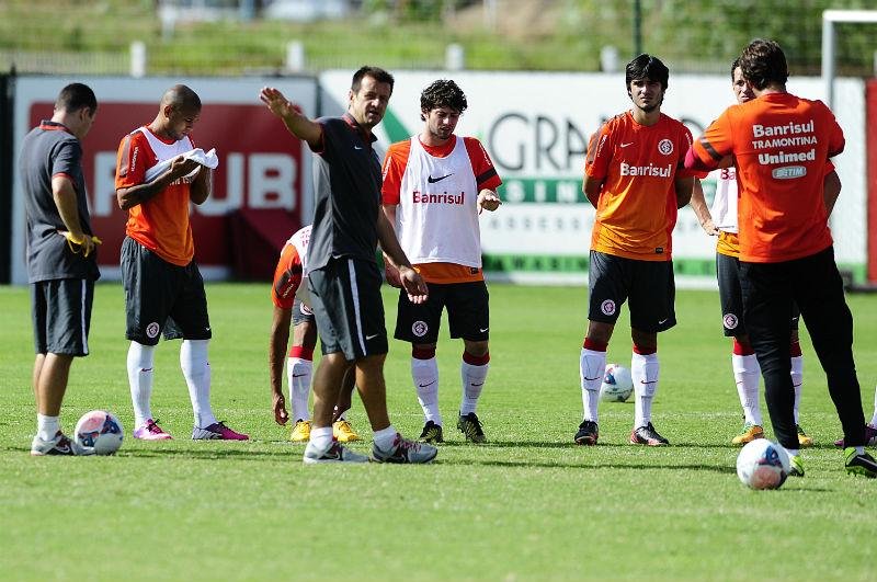 Inter inicia busca por meia destro na pr&oacute;xima semana 