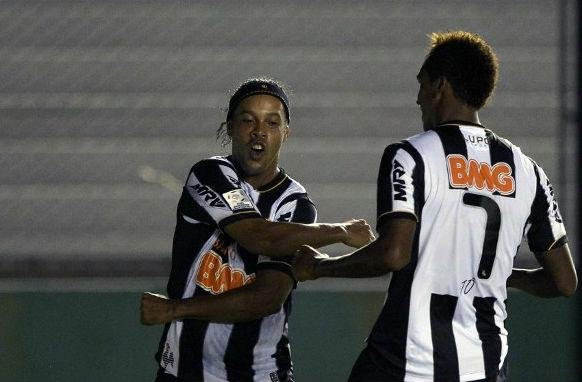 Ronaldinho exalta maturidade do Atl&eacute;tico-MG contra retranca boliviana