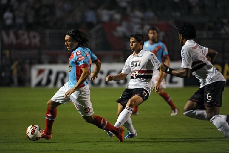 S&atilde;o Paulo trope&ccedil;ou diante do Arsenal de Sarand&iacute;