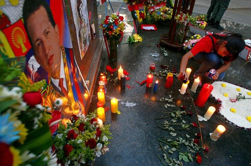 Come&ccedil;a o funeral de Hugo Ch&aacute;vez na Venezuela