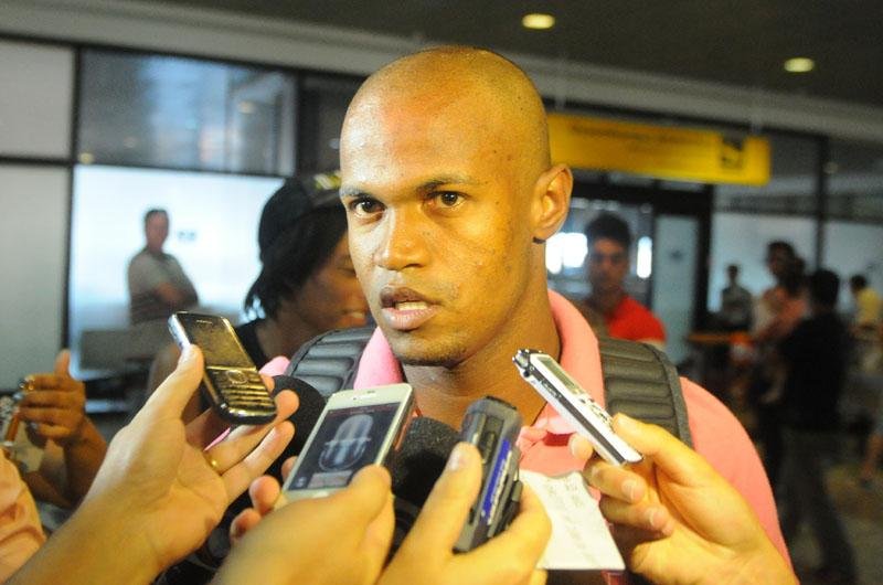 Airton vai terminar treinos para aprimorar parte f&iacute;sica