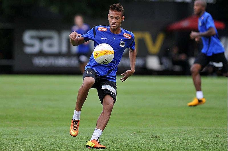 Santos sonha em manter Neymar ap&oacute;s a Copa do Mundo