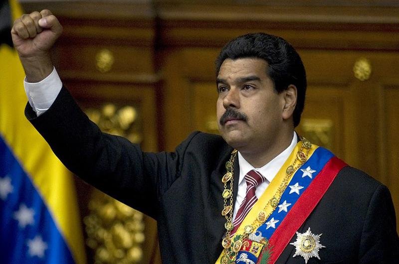 Nicol&aacute;s Maduro foi juramentado interino em cerim&ocirc;nia na sexta-feira