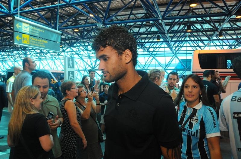 Willian Jos&eacute; ser&aacute; op&ccedil;&atilde;o para o t&eacute;cnico Luxemburgo no banco de reservas