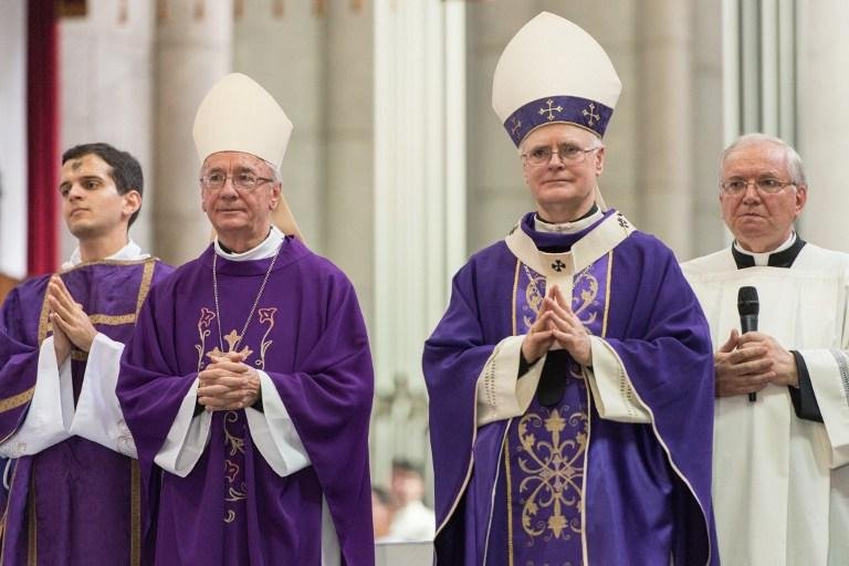 Cotado para suceder Bento XVI, dom Odilo Scherer celebra missa em Roma
