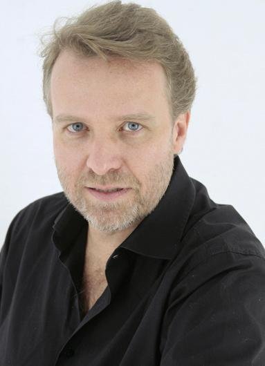 Tenor ga&uacute;cho Martin Muehle divide o canto com Daniella Carvalho em concerto que ocorre hoje, no Teatro do Sesi 