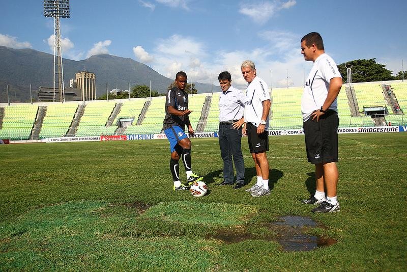 Gr&ecirc;mio vai encarar o campo ruim do Caracas pela Libertadores