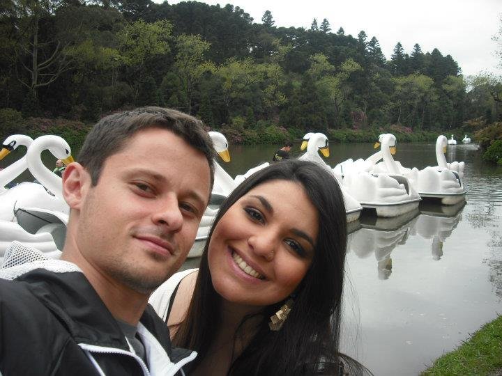Casal de namorados chegava em casa quando foi abordado por assaltantes