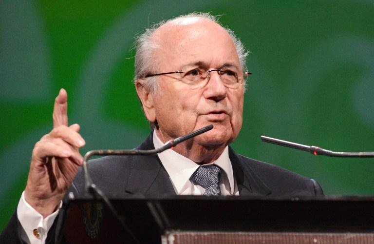 Blatter critica decis&atilde;o da Uefa de organizar Eurocopa 2020 em v&aacute;rios pa&iacute;ses