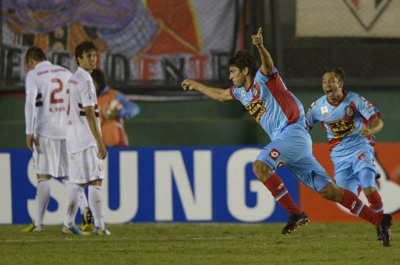 S&atilde;o Paulo perde para o Arsenal e se complica na Libertadores
