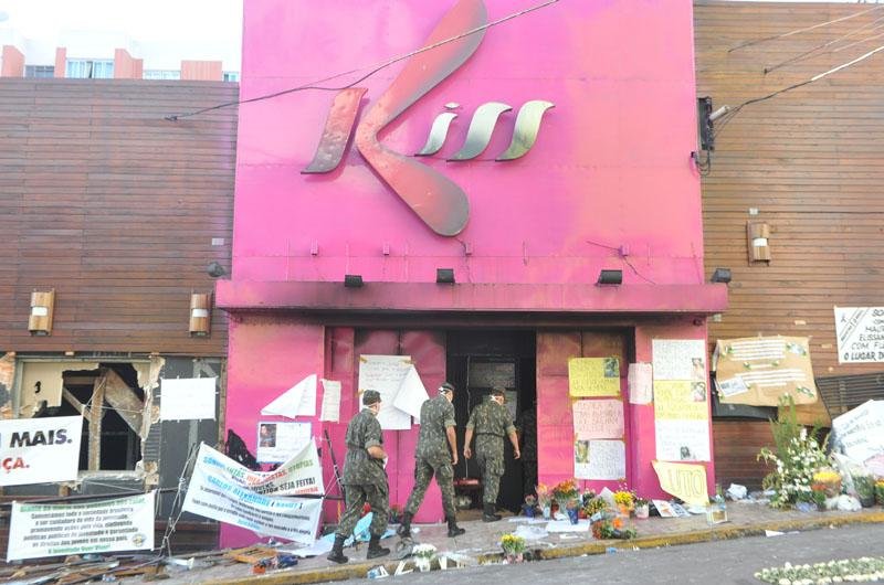 Inc&ecirc;ndio na boate Kiss causou 241 mortes