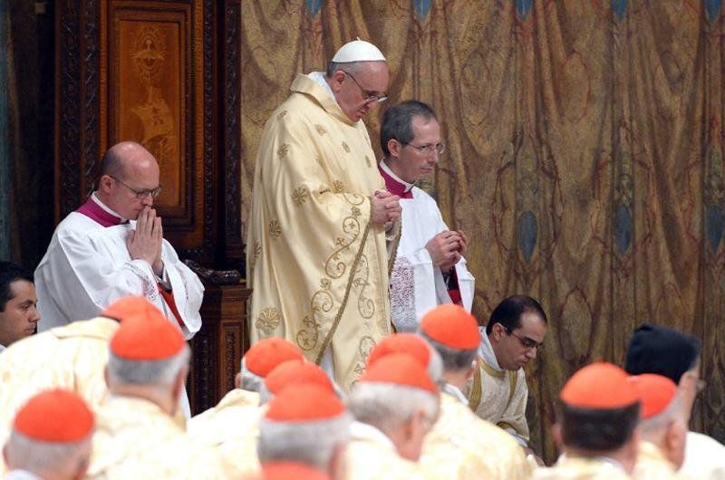 Vaticano nega que Papa Francisco tenha sido omisso e conivente durante a ditadura na Argentina