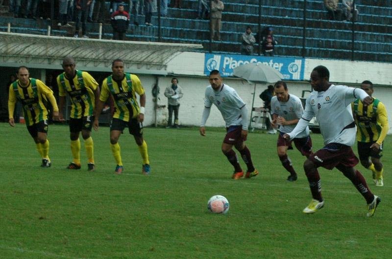 Time do t&eacute;cnico Picoli conseguiu buscar a virada na segunda etapa