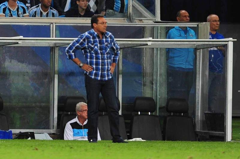 Luxa diz que Z&eacute; Roberto j&aacute; teve sua experi&ecirc;ncia na Sele&ccedil;&atilde;o