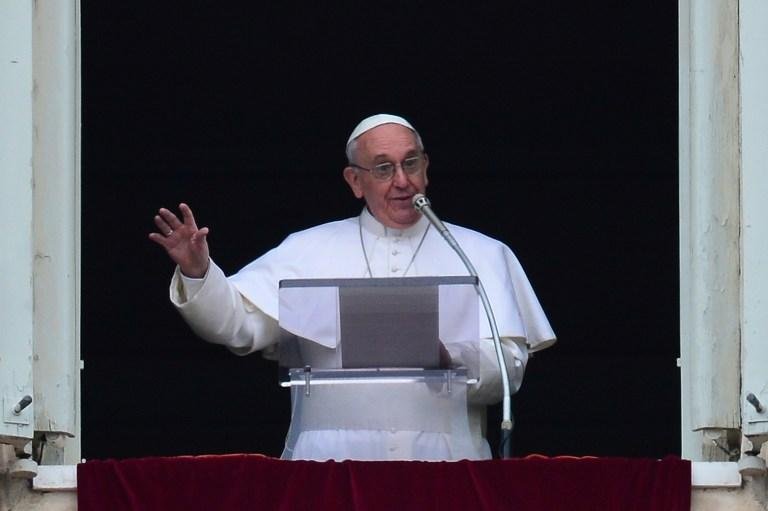 Papa Francisco realizou o primeiro &Acirc;ngelus na Pra&ccedil;a de S&atilde;o Pedro, em Roma