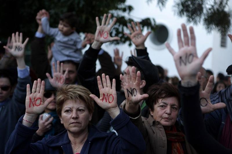 Popula&ccedil;&atilde;o protesta contra as medidas econ&ocirc;micas
