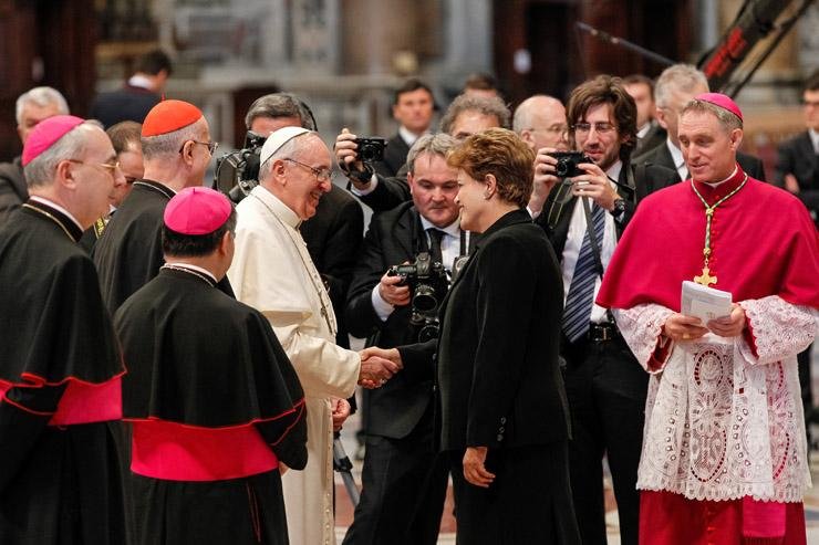 Presidente participou de entroniza&ccedil;&atilde;o do pont&iacute;fice no Vaticano