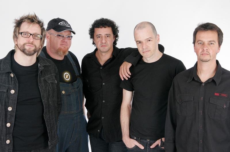 Banda Nenhum de N&oacute;s toca &agrave;s 19h no Largo Gl&ecirc;nio Peres