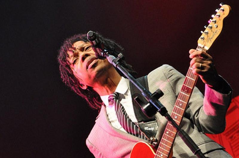 Djavan garante um repert&oacute;rio com cl&aacute;ssicas e m&uacute;sicas do novo CD