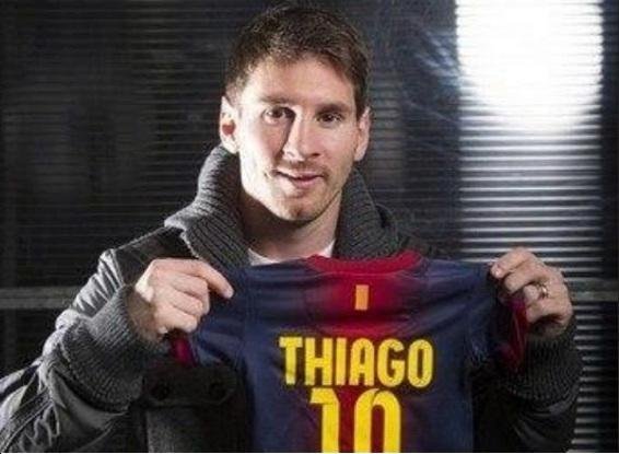 Messi tatua nome do filho na perna esquerda 