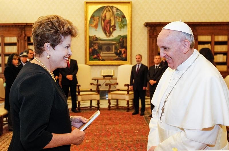 Mod&eacute;stia de Papa Francisco impressionou presidente Dilma Rousseff 