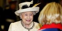 Rainha Elizabeth participou do 150º aniversário do metrô mais antigo do mundo