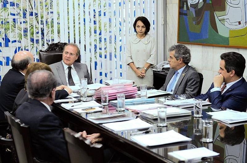 Senado anuncia novos cortes para economizar R$ 26 milh&otilde;es