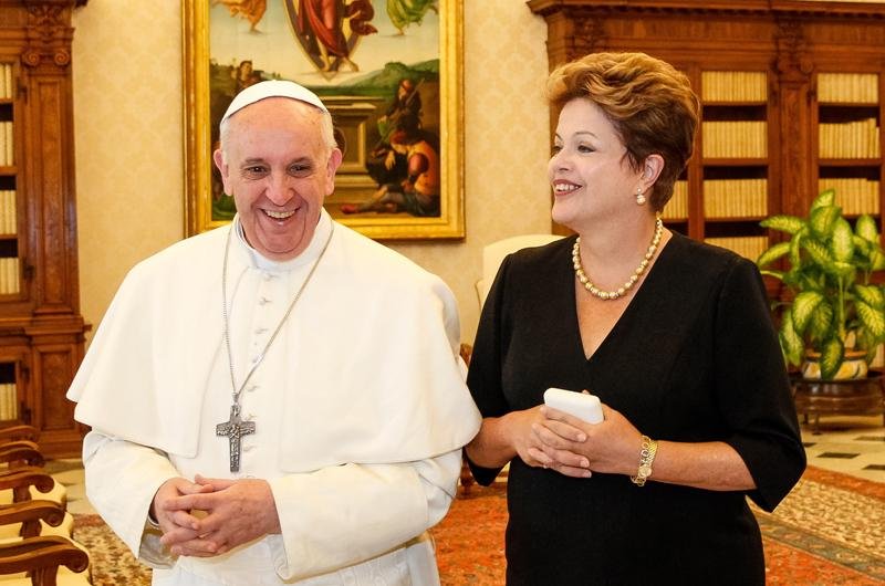 Oposi&ccedil;&atilde;o critica hospedagem da presidente num dos hot&eacute;is mais luxuosos de Roma