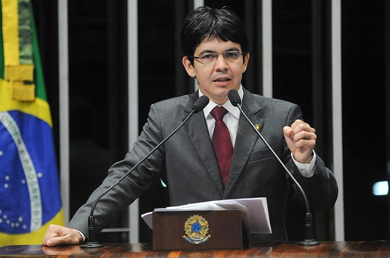 Senador pedir&aacute; apura&ccedil;&atilde;o de troca de e-mails que indicam conluio no CNJ