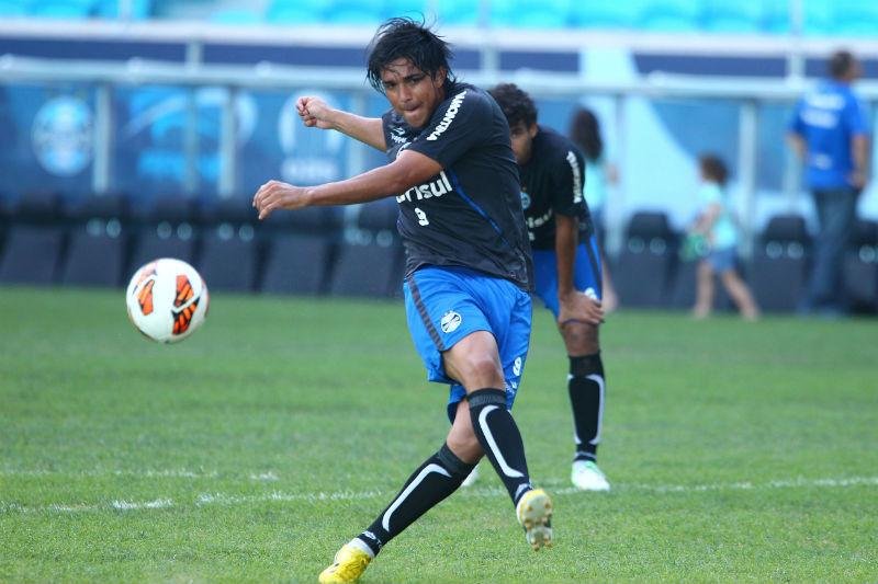 Diretor nega negocia&ccedil;&atilde;o com Cruzeiro por Moreno