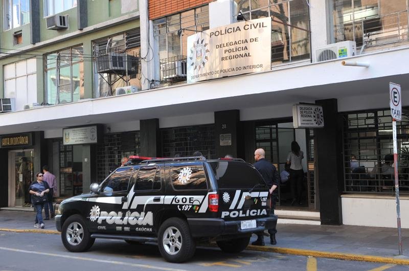 Inqu&eacute;rto que estava na Delegacia de Pol&iacute;cia Regional foi levado para o F&oacute;rum de Santa Maria