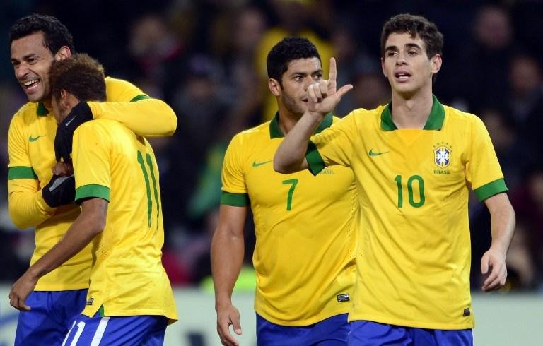 Oscar marcou um dos gols contra It&aacute;lia e ter&aacute; nova chance diante da R&uacute;ssia