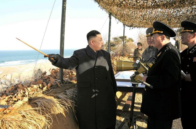L&iacute;der norte-coreano Kim Jong-un acompanha tropas 