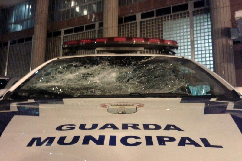 Viatura da Guarda Municipal foi destru&iacute;da