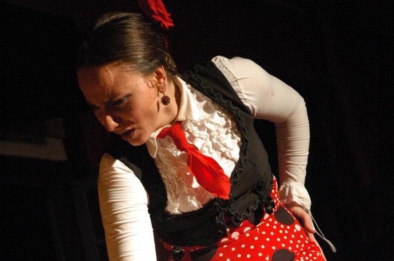 Bailarina espanhola vem de C&oacute;rdoba para apresenta&ccedil;&atilde;o em Porto Alegre
