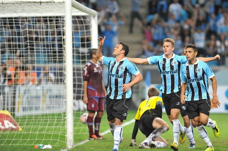 Kl&eacute;ber estar&aacute; em campo pelo Gr&ecirc;mio contra o Cruzeiro