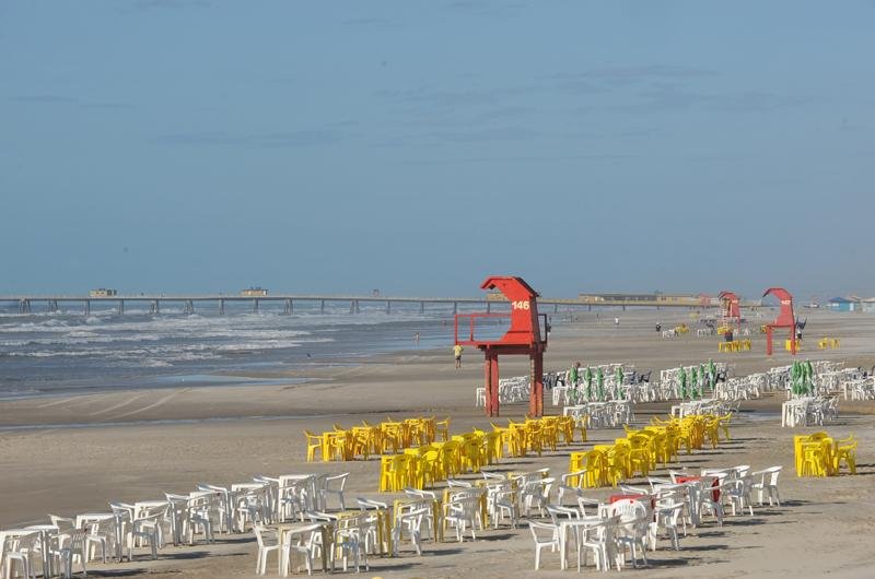 Nordest&atilde;o marcou presen&ccedil;a e afastou quem pensava em curtir o mar limpo em Tramanda&iacute;