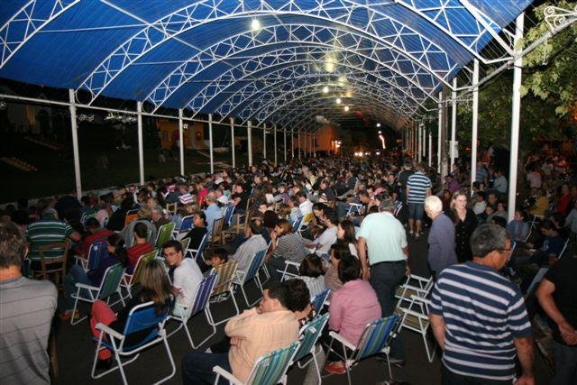 Cerca de quatro mil pessoas assistiram ao espet&aacute;culo