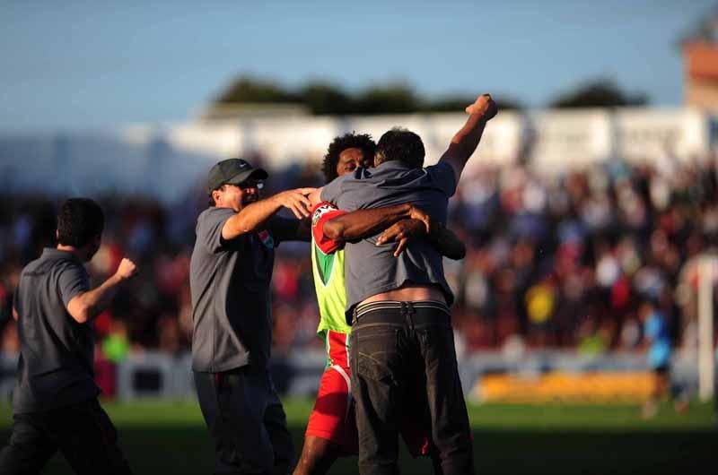 Gola&ccedil;o de Diego Miranda iguala em 1 a 1