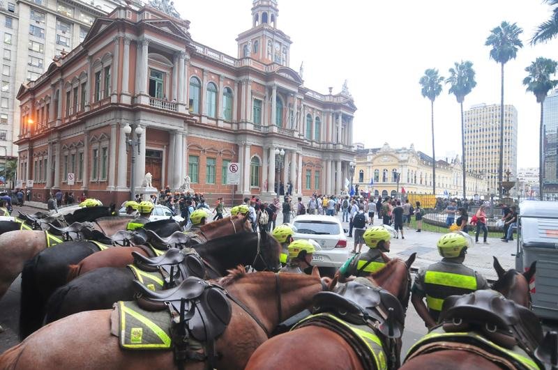 Policia estava presente durante todo o ato, mas nenhuma confus&atilde;o ocorreu durante a manifesta&ccedil;&atilde;o
