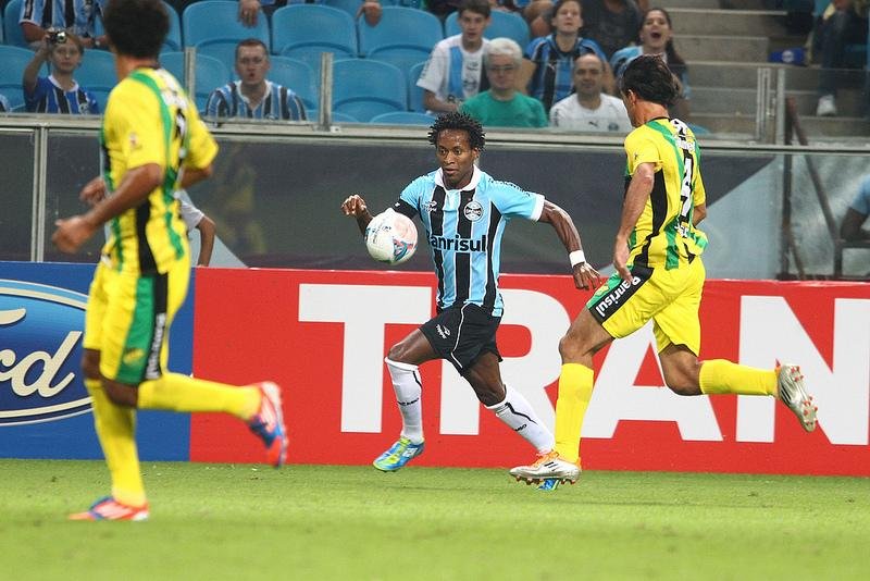 Gr&ecirc;mio encara o Cer&acirc;mica na Arena