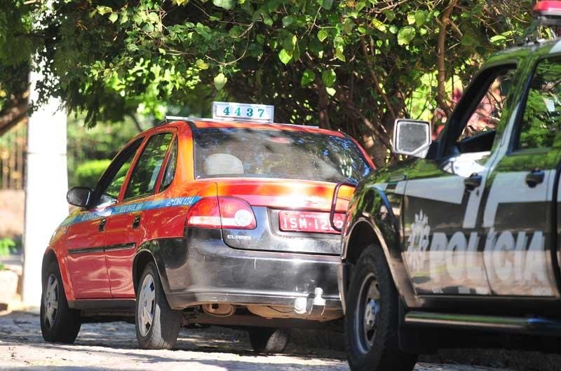 Um dos ve&iacute;culos dos taxistas mortos na semana passada foi encontrado no bairro Auxiliadora