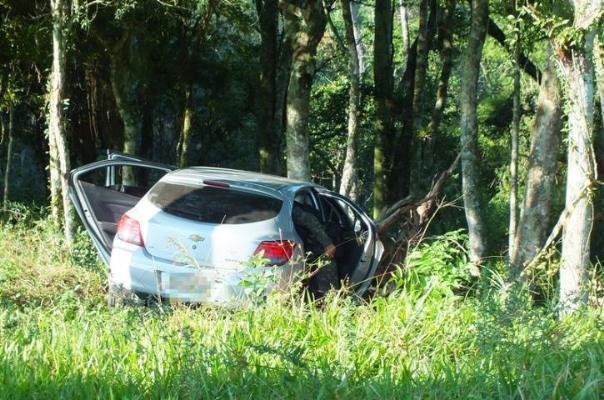Investiga&ccedil;&atilde;o suspeita que tr&ecirc;s homens atuaram no roubo e que um deles foi baleado na perna
