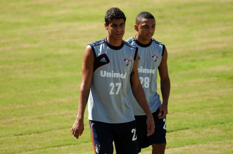 Michael (&agrave; esquerda) ser&aacute; o substituto de Fred contra o Gr&ecirc;mio