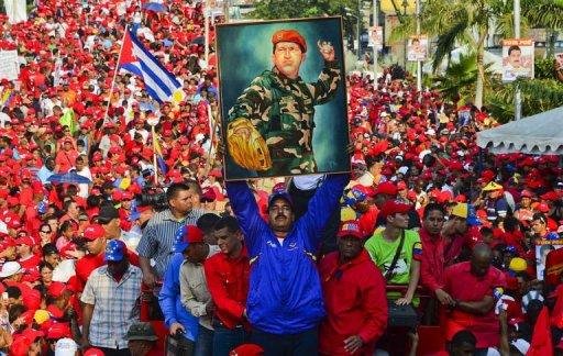 Com campanha baseada na imagem de Ch&aacute;vez, Maduro esbanja confian&ccedil;a