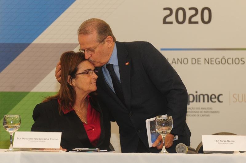  Ap&oacute;s a assinatura, a presidente da Petrobras evidenciou a import&acirc;ncia do investimento